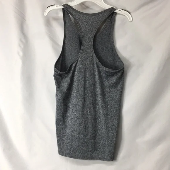 Under Armour Women’s Gray Fitted Heat Gear Tank Top Size XS Like-NEW Condition - Picture 4 of 4